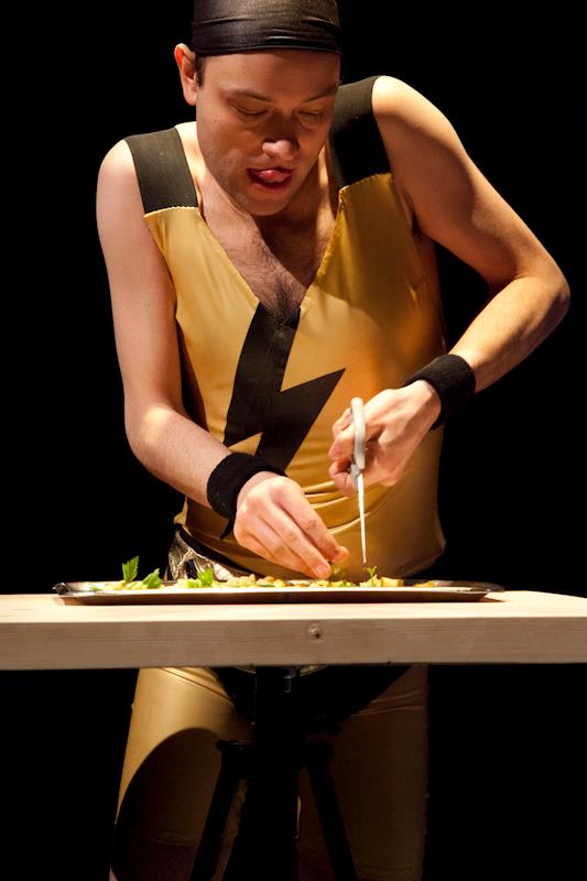 Sebastian Rein cut the food in Strength and Health