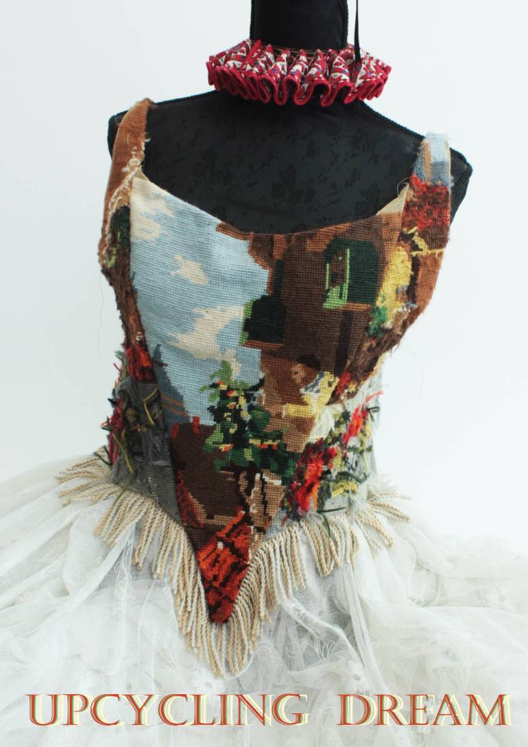 Corset Upcycling Dream by Arianne Vitale Cardoso