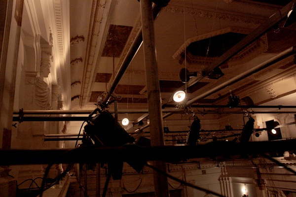 Schwarz tragen arianne vitale cardoso back stage