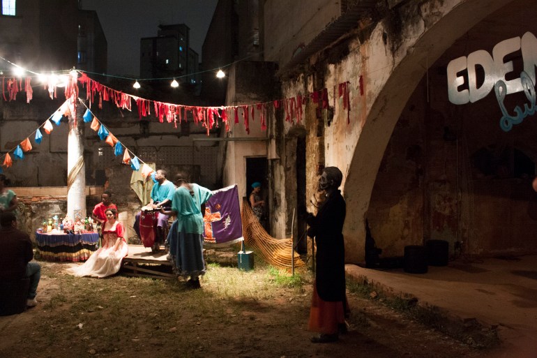 cidade vodu festa e musicos